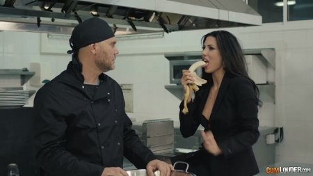 Хозяйка ресторана замутила с шефповаром