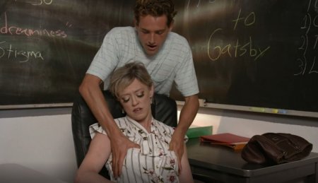 Училка истосковалась по мужской ласке