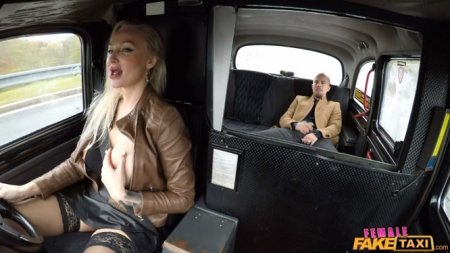 Таксистка не ожидала такой наглости от пассажира